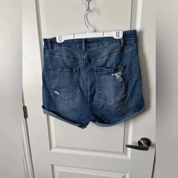 Refuge Denim | Miami Denim Dark Wash Distressed Shorts (Jegging) | Size 15 - Picture 5 of 8